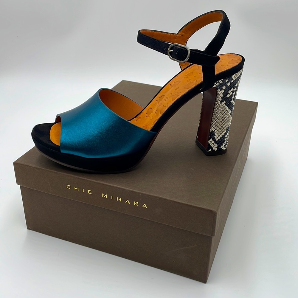 Brand new! Chie Mihara sandal luxury leather and suede